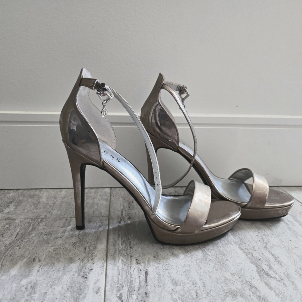 Women heel sandals